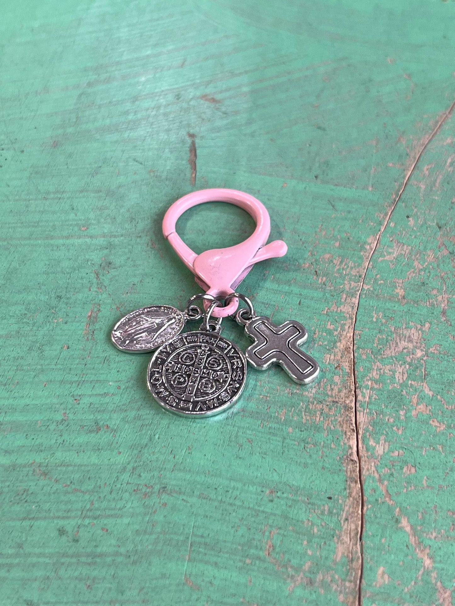 Multicolor Metal Saint Clips