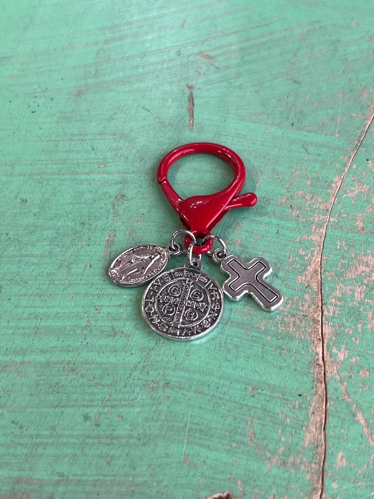 Multicolor Metal Saint Clips