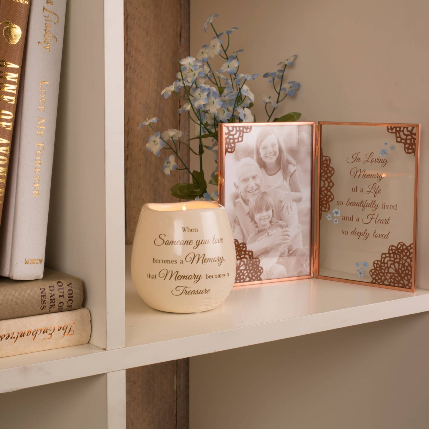 Memory - 8 oz - 100% Soy Wax Candle
Scent: Tranquility