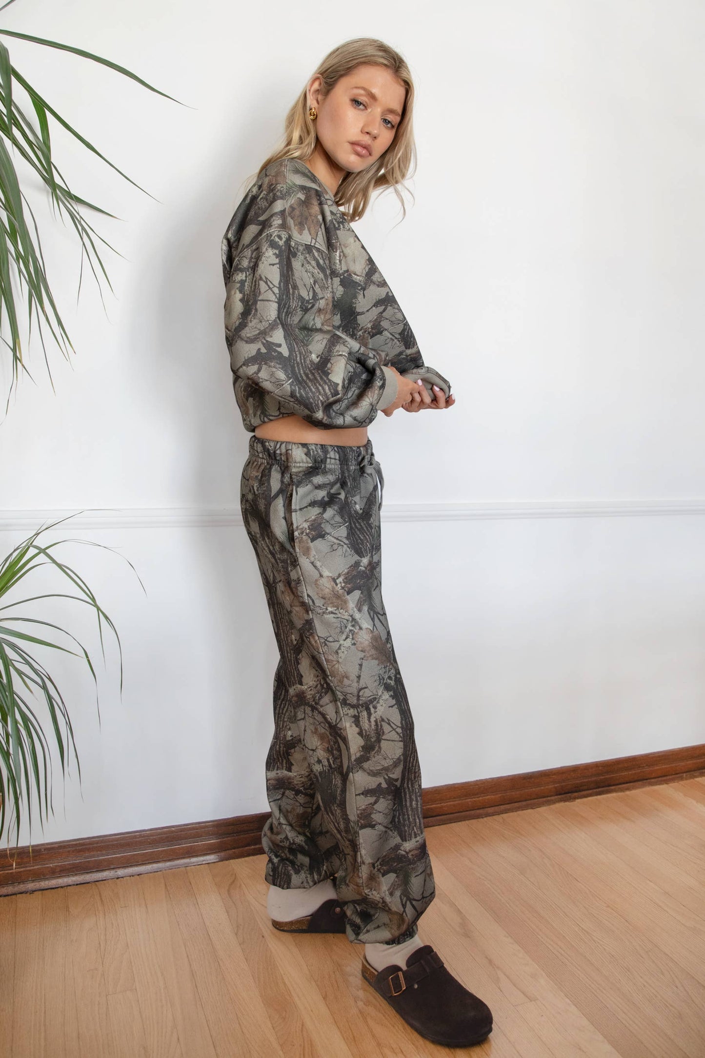 ELK  Woodland Camo Fleece Tapered Ankle Sweatpants Joggers