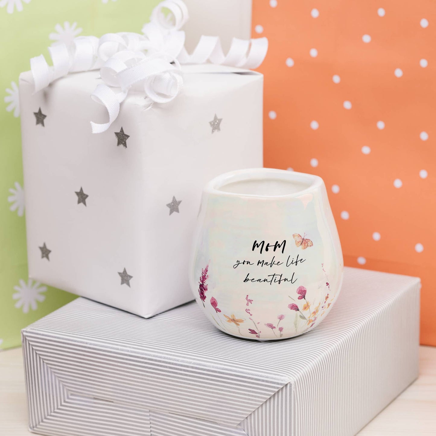 Mom - 8 oz - 100% Soy Wax Candle
Scent: Tranquility