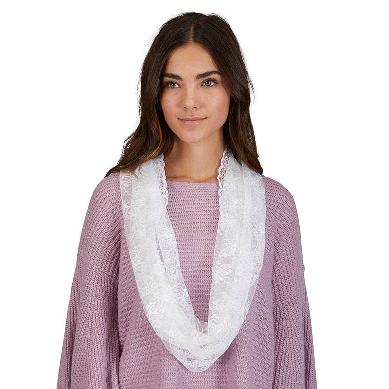 Wht Lace Infinity Chapel Veil