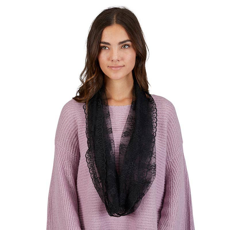 Blck Lace Infinity Chapel Veil