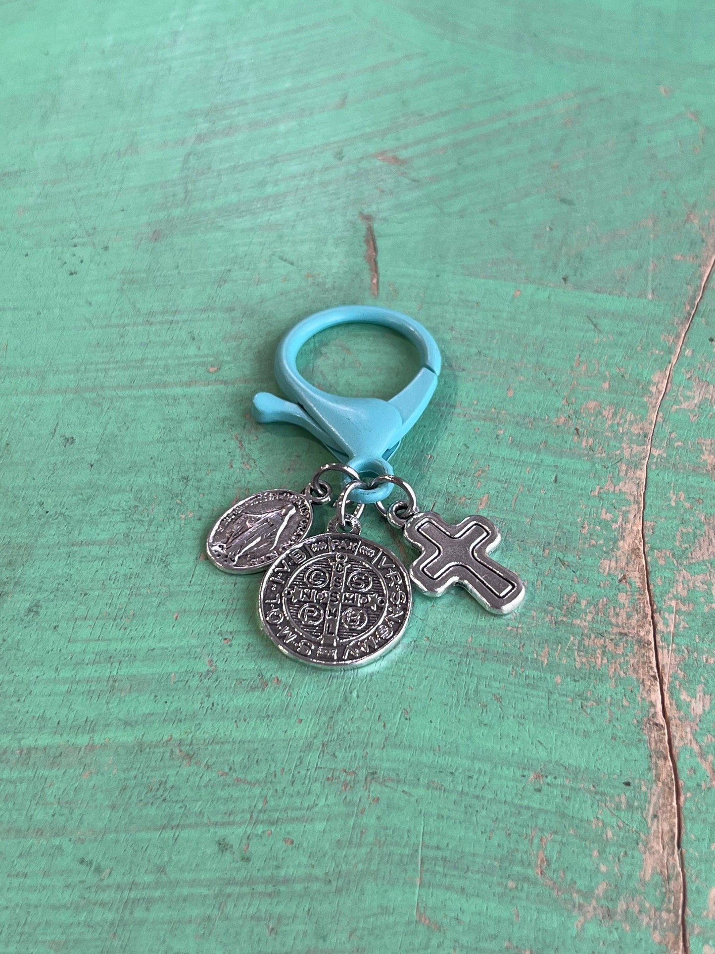 Multicolor Metal Saint Clips