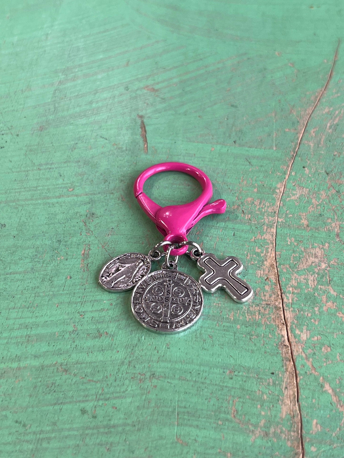Multicolor Metal Saint Clips