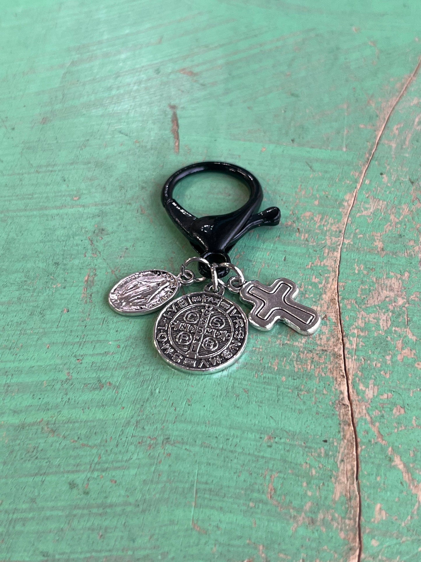 Multicolor Metal Saint Clips