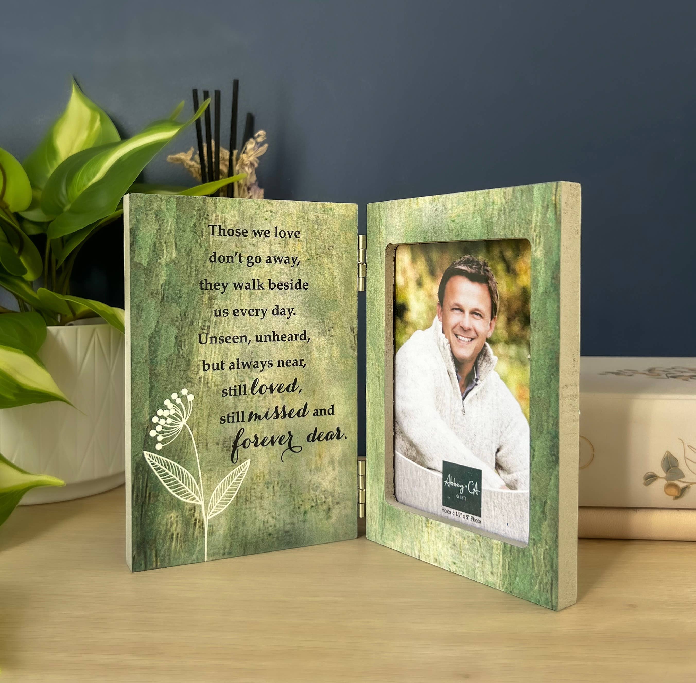 Memorial Hinged Frame – St. George