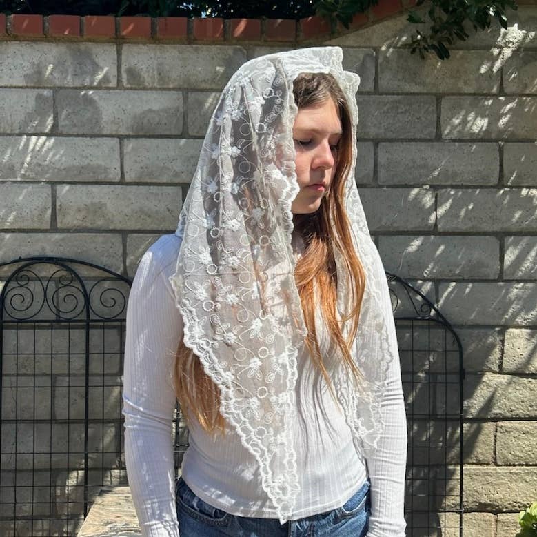 St Rebekah Veil  -White 