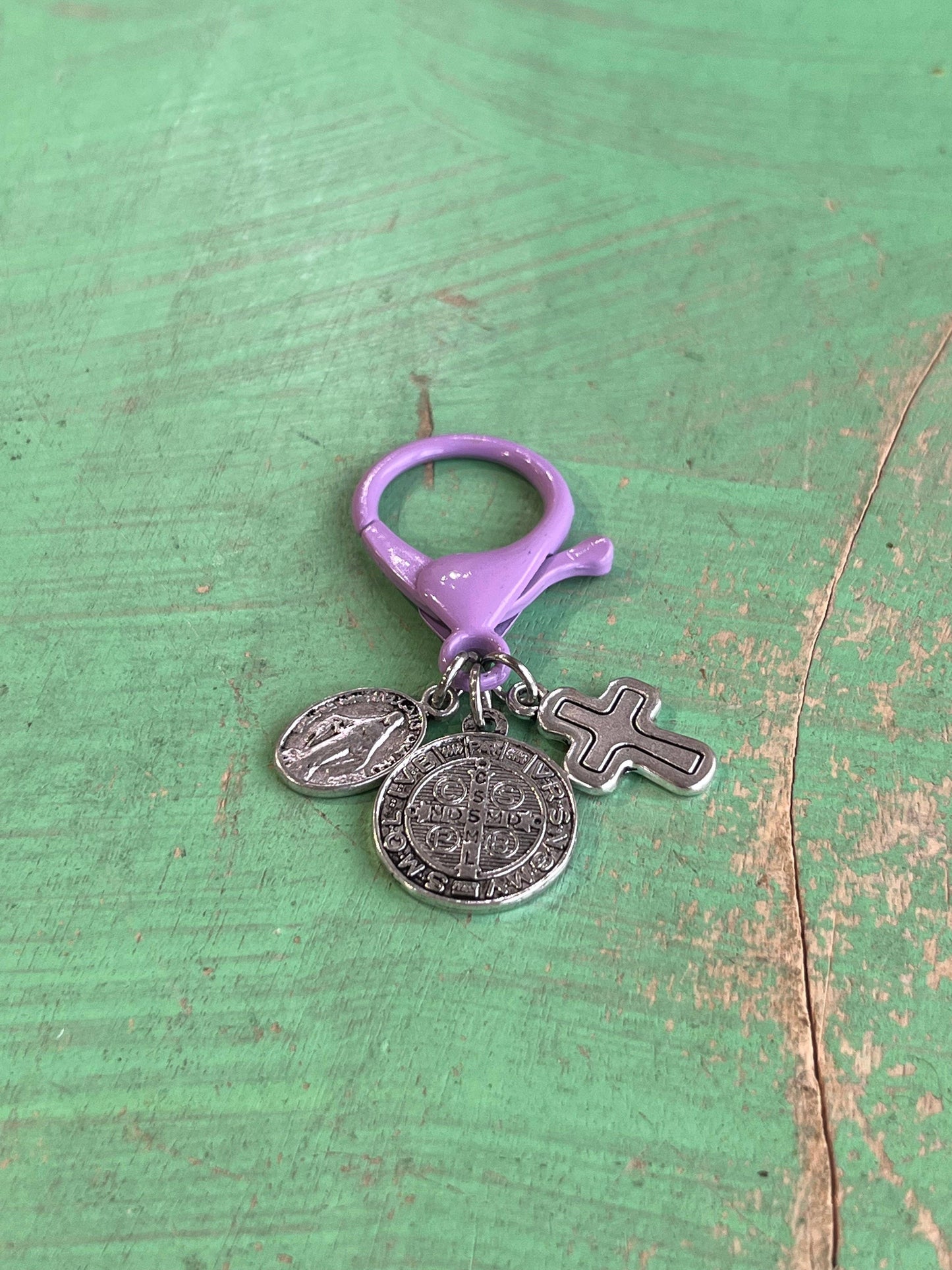 Multicolor Metal Saint Clips