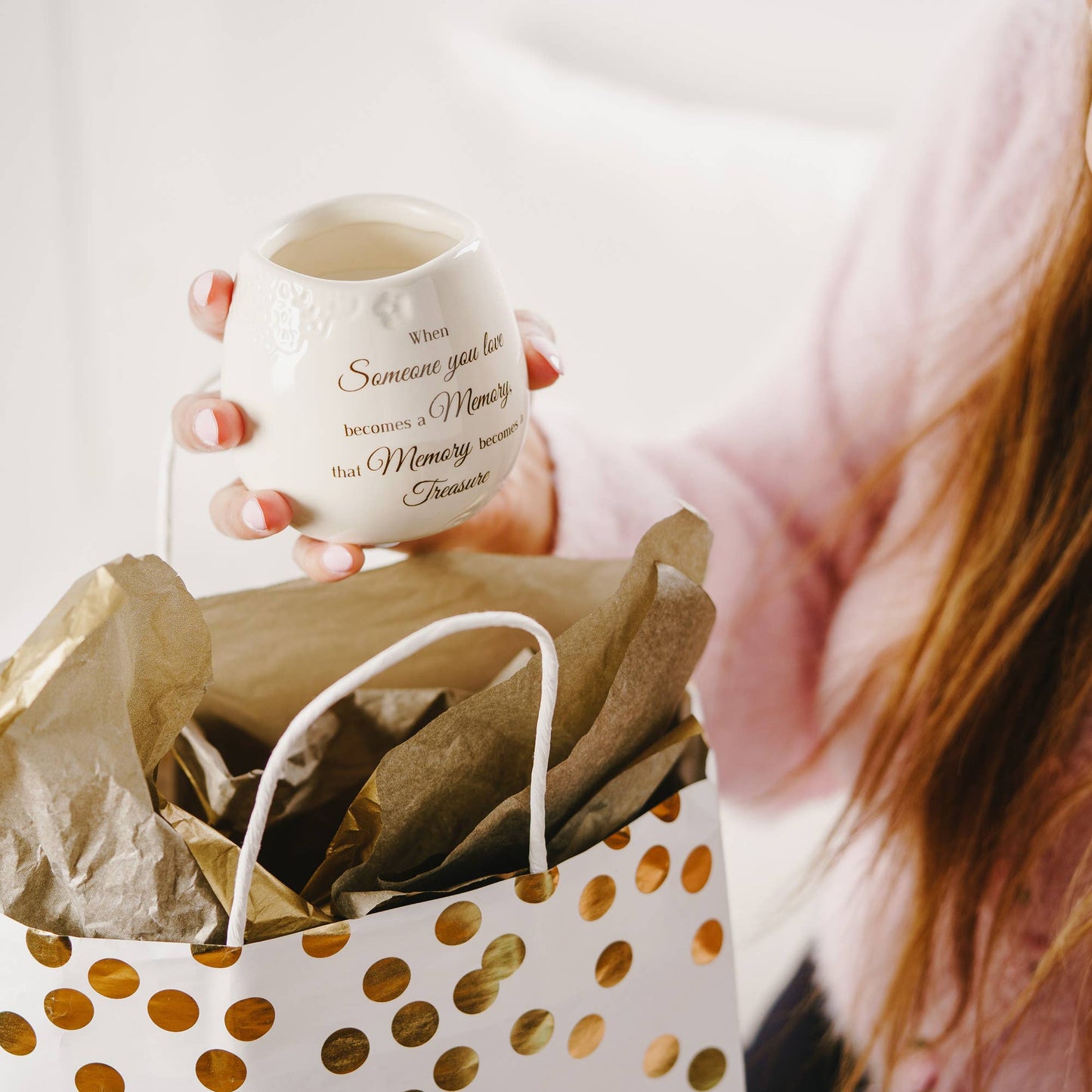 Memory - 8 oz - 100% Soy Wax Candle
Scent: Tranquility