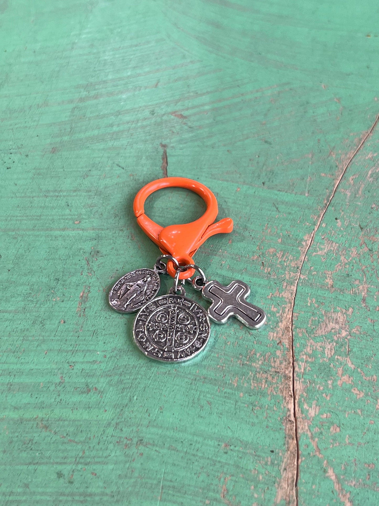 Multicolor Metal Saint Clips