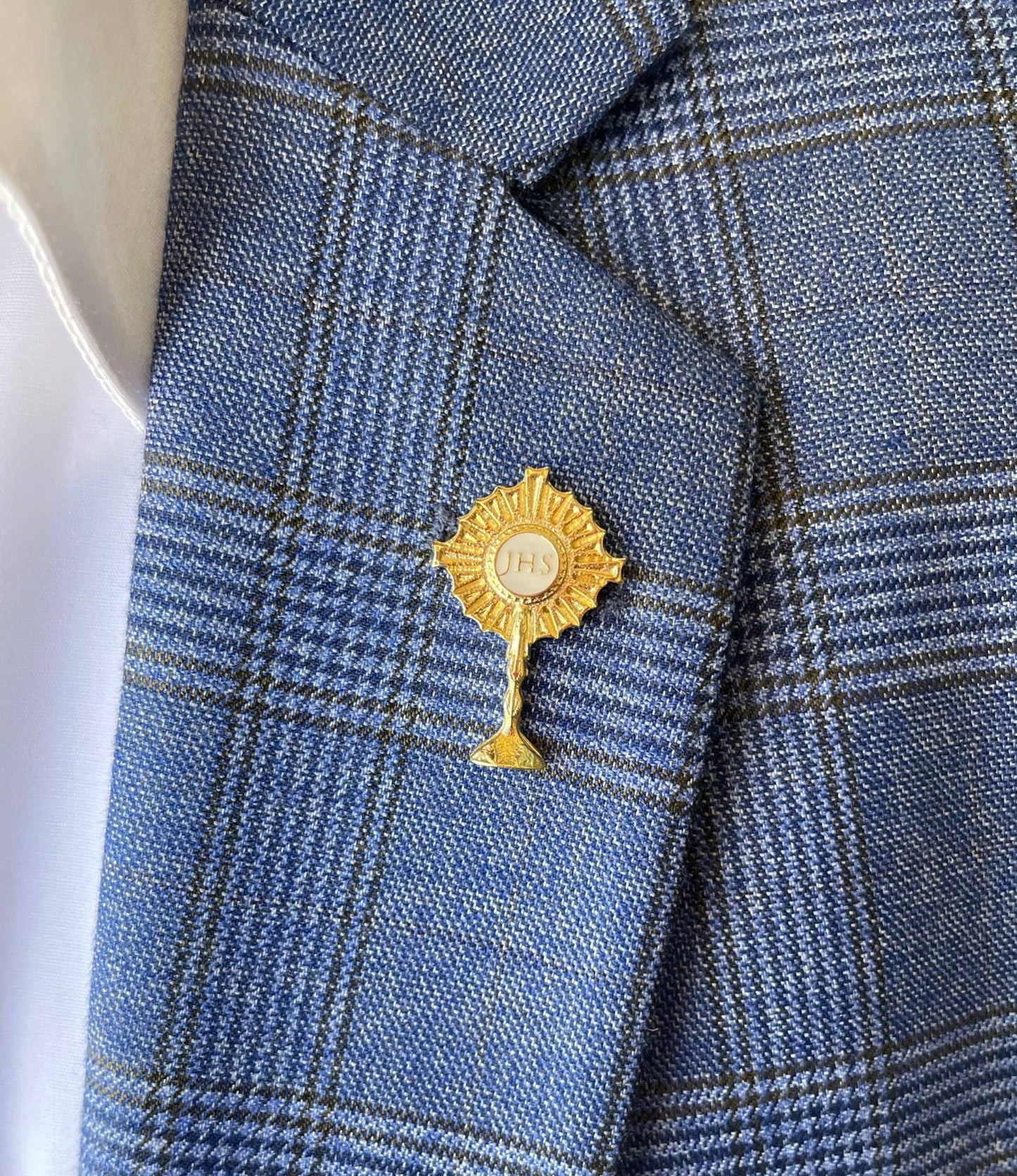 Monstrance Lapel Pin 1.75" 
