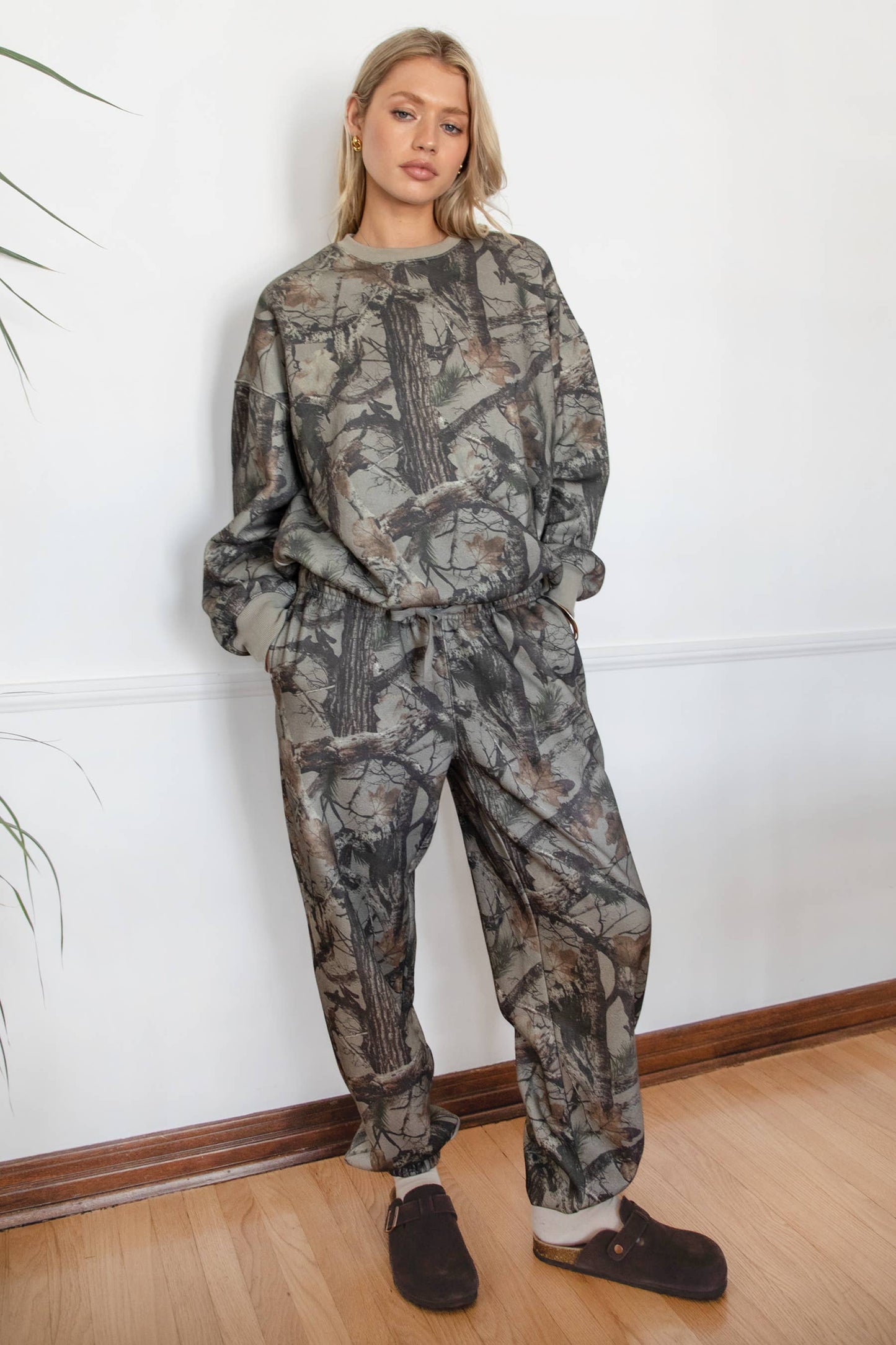 ELK  Woodland Camo Fleece Tapered Ankle Sweatpants Joggers