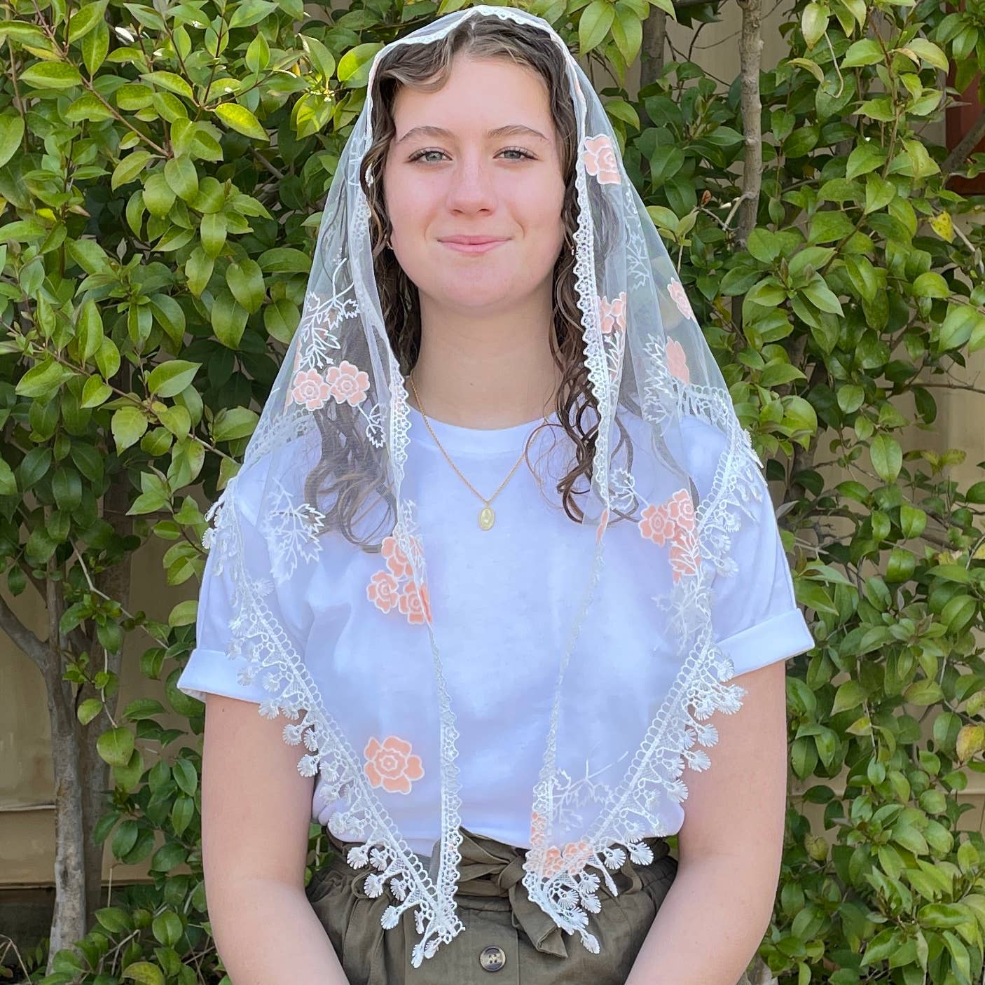 Mystic Rose Veil  -WHITE             60" x 22"  